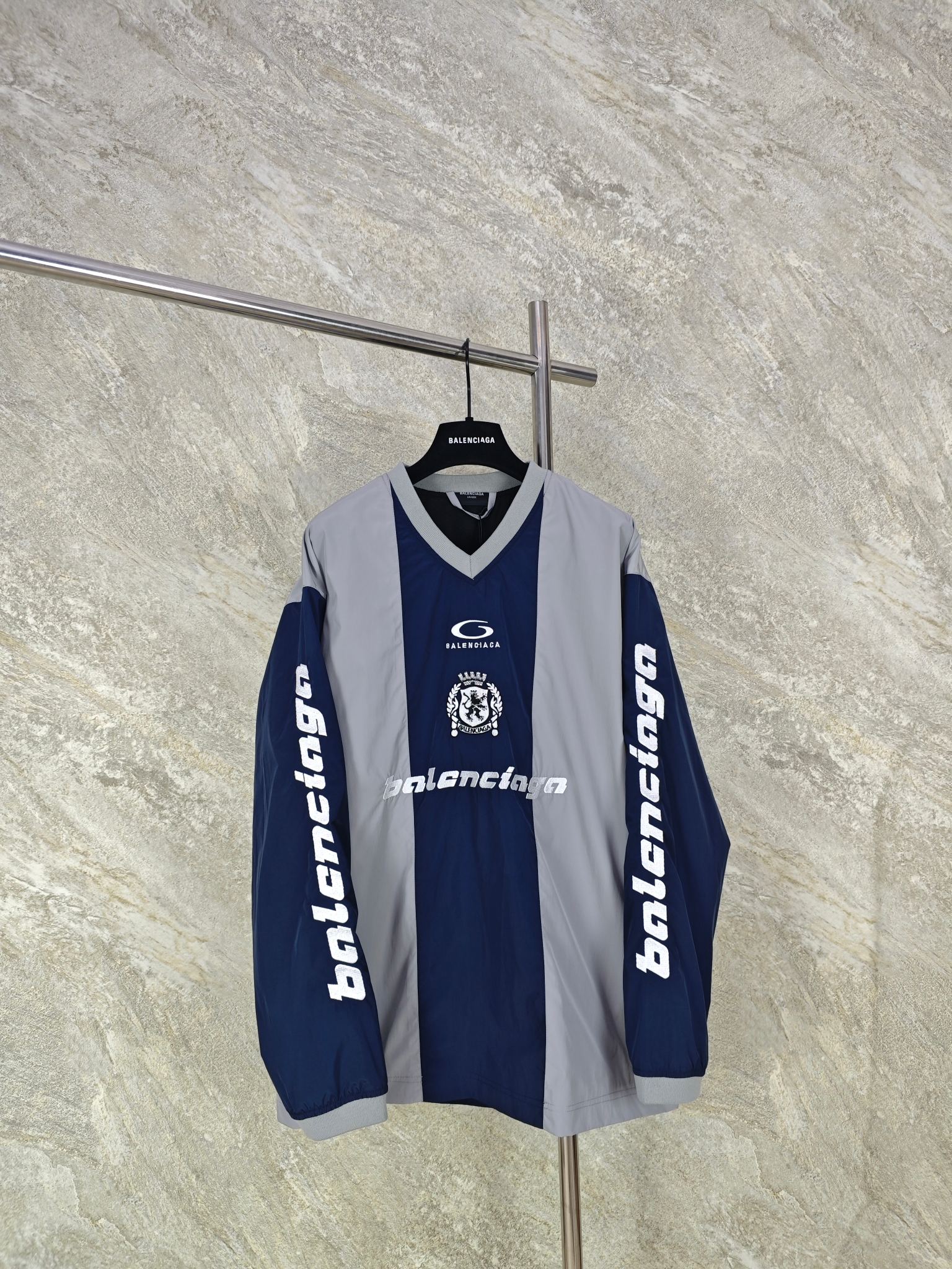 [GTR] 발렌시아가 롱 슬리브 아우터웨어 루프 테크노 2Color