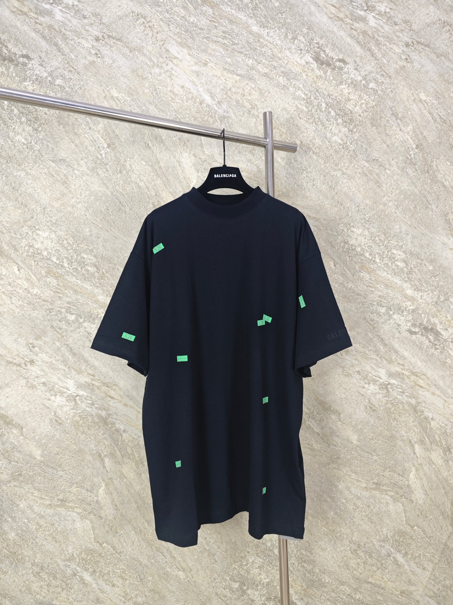 [GTR] 발렌시아가 티셔츠 520 스티커 미디엄 핏 2Color