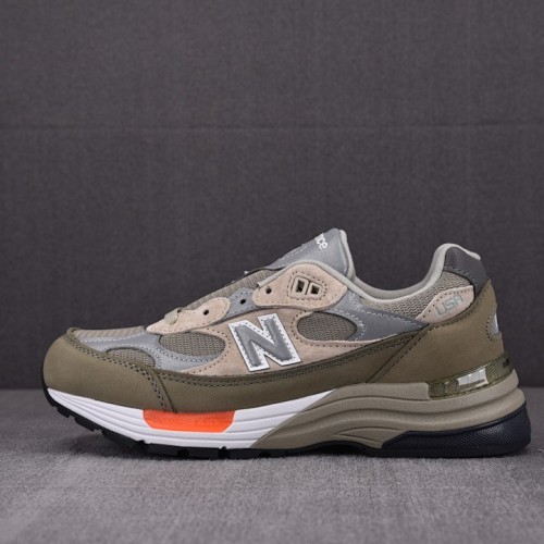 [ZH공장 남여공용] 뉴발란스 992 x 더블탭스 올리브 M992WT
