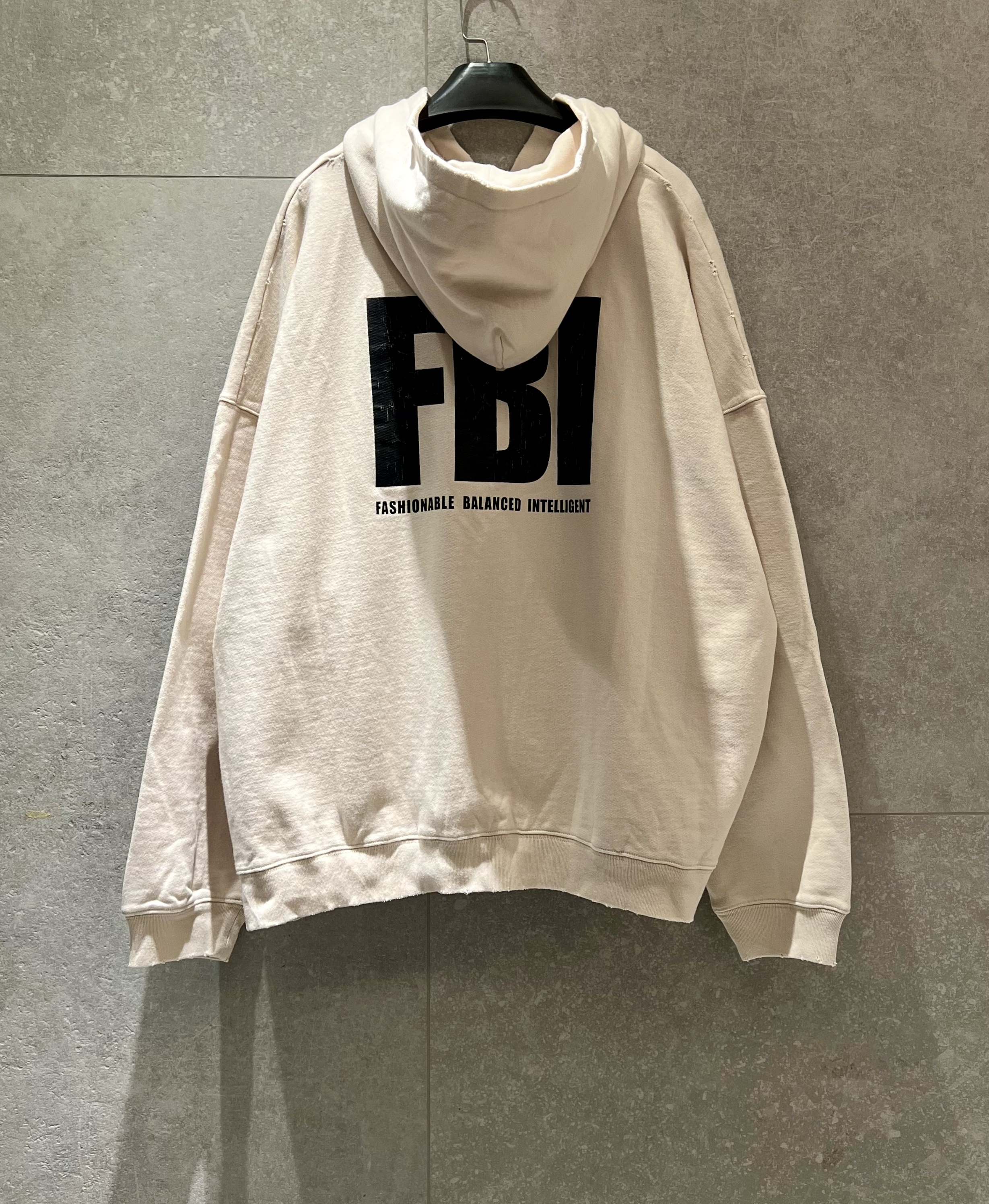 [계단] 발렌시아가 후드집업 FBI 포인트