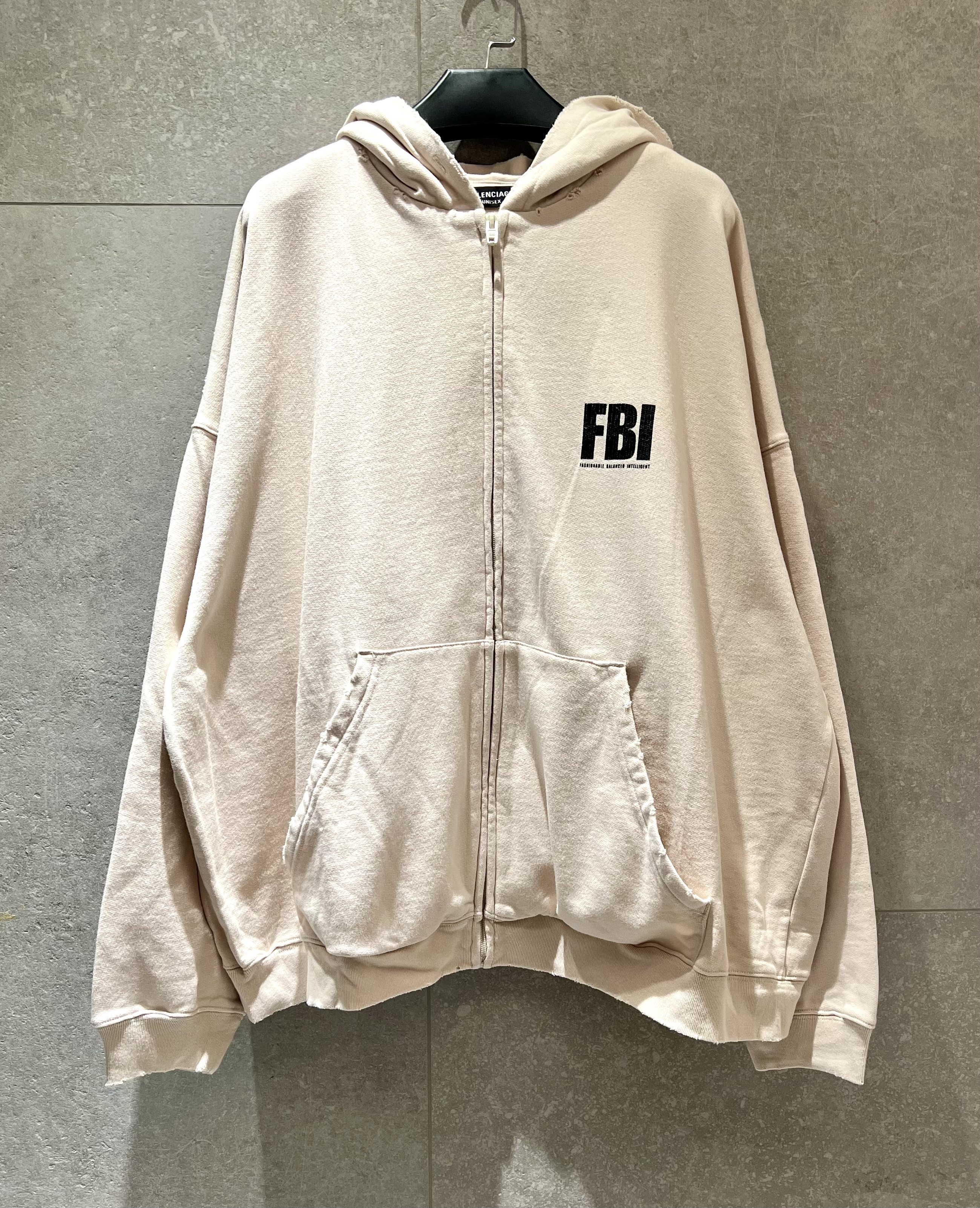 [계단] 발렌시아가 후드집업 FBI 포인트