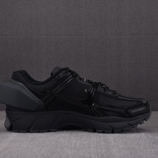 [순원 남여공용] 나이키 x 어 콜드 월 줌 보메로5 블랙 AT3152-001